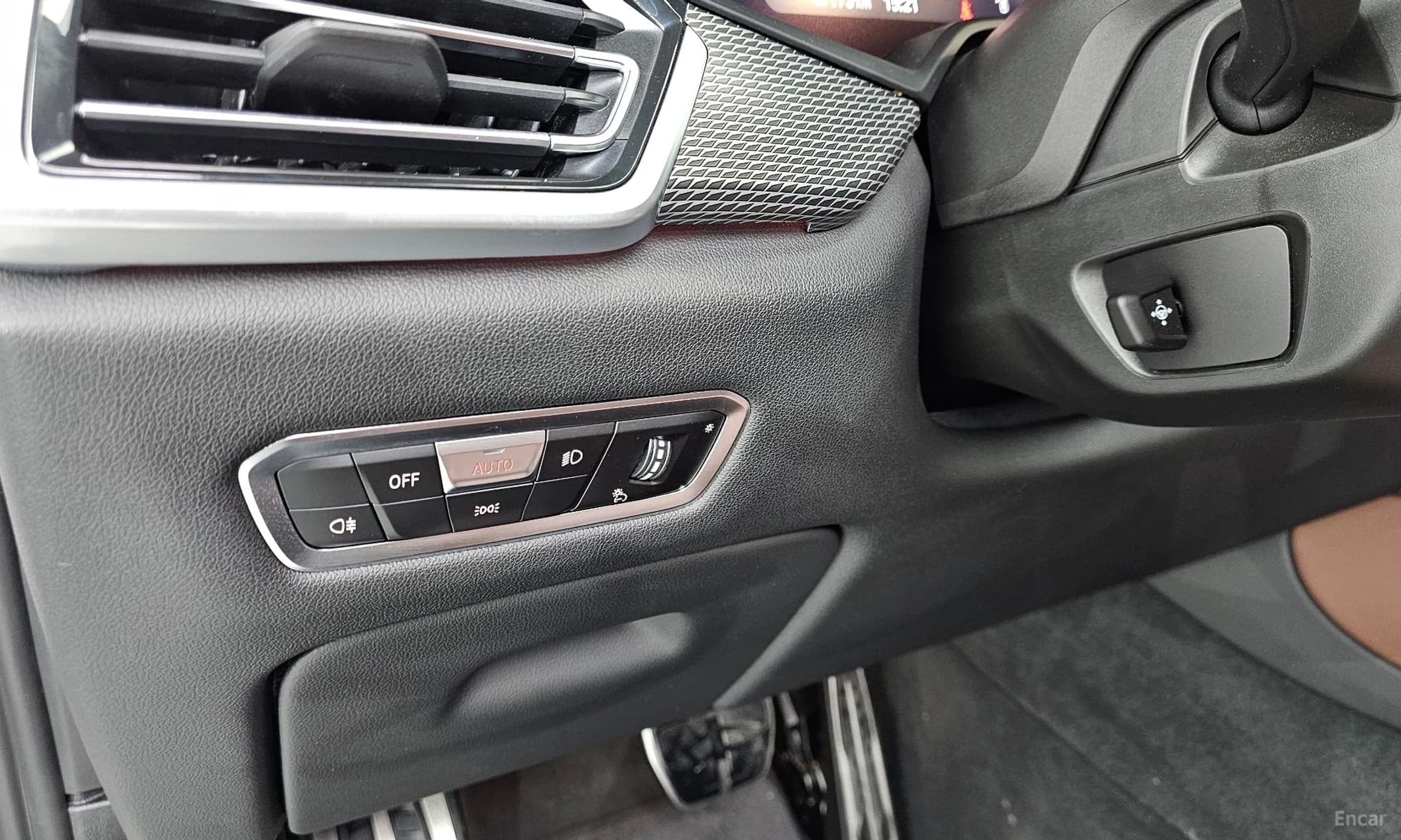 X6 (G06)