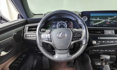 ES300h 7th Generation