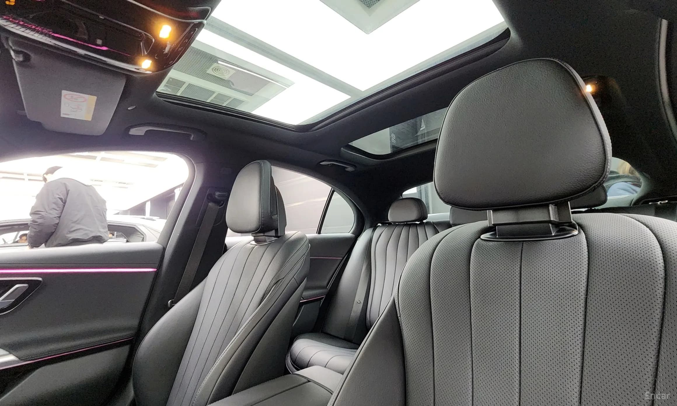 E-Class W214