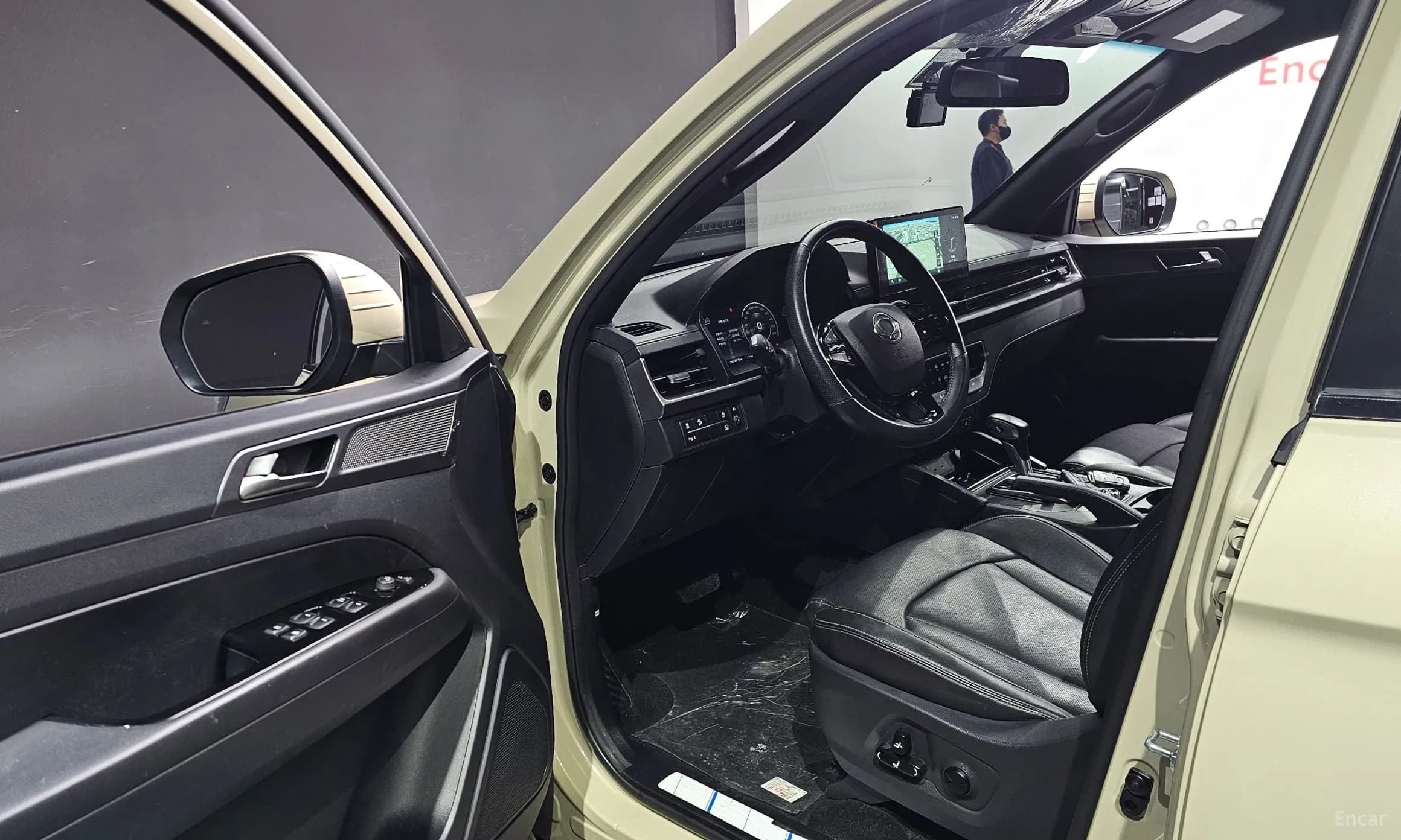 Rexton Sports Khan