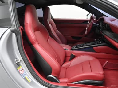 911 (992)