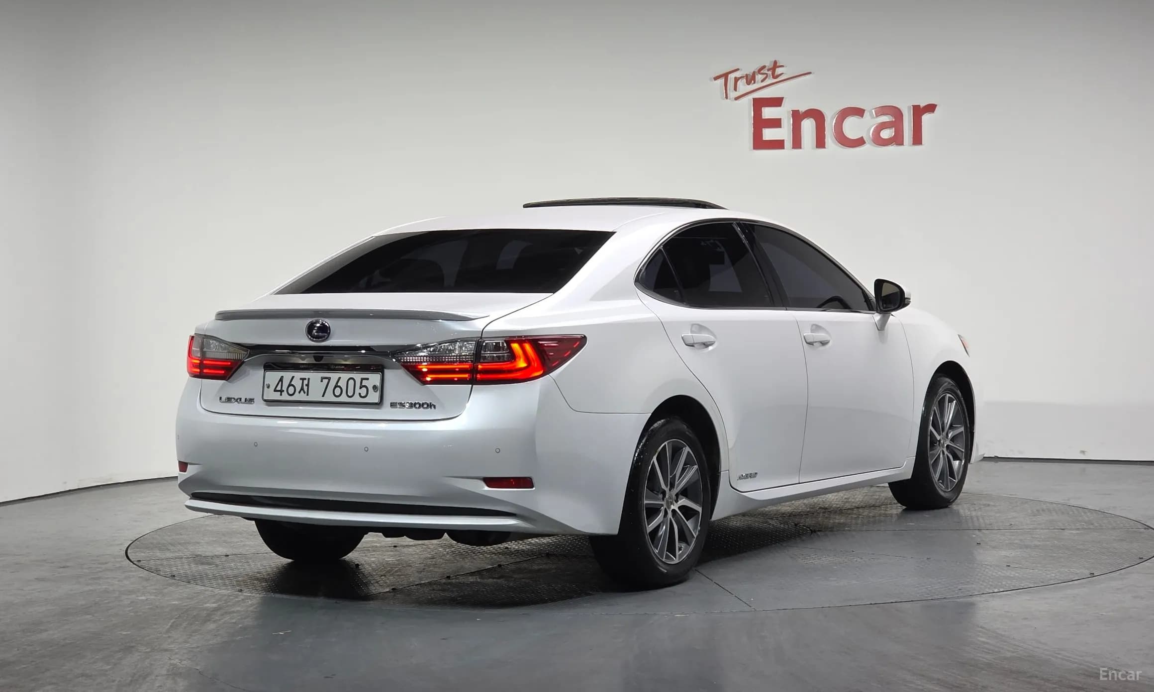 New ES300h