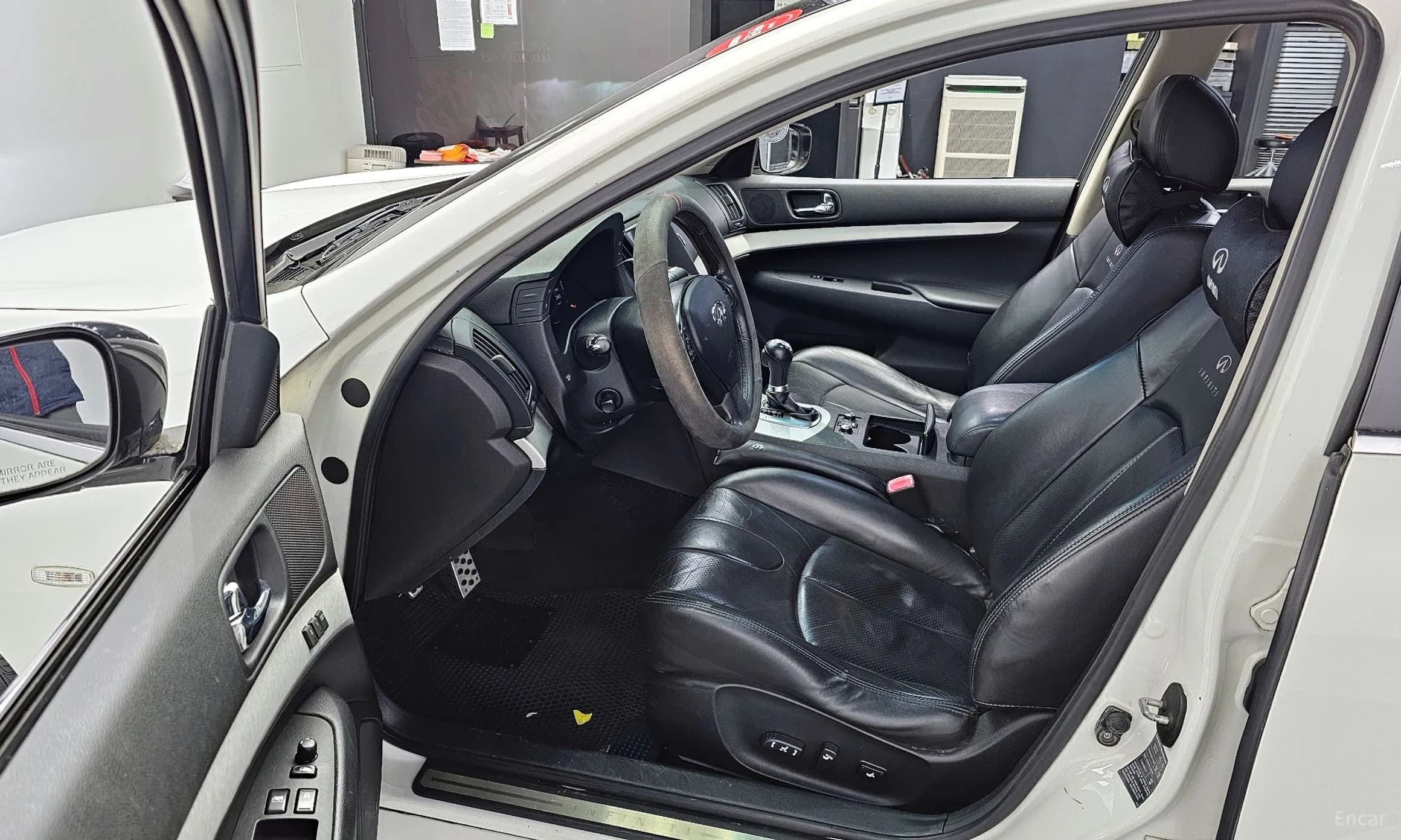 G37