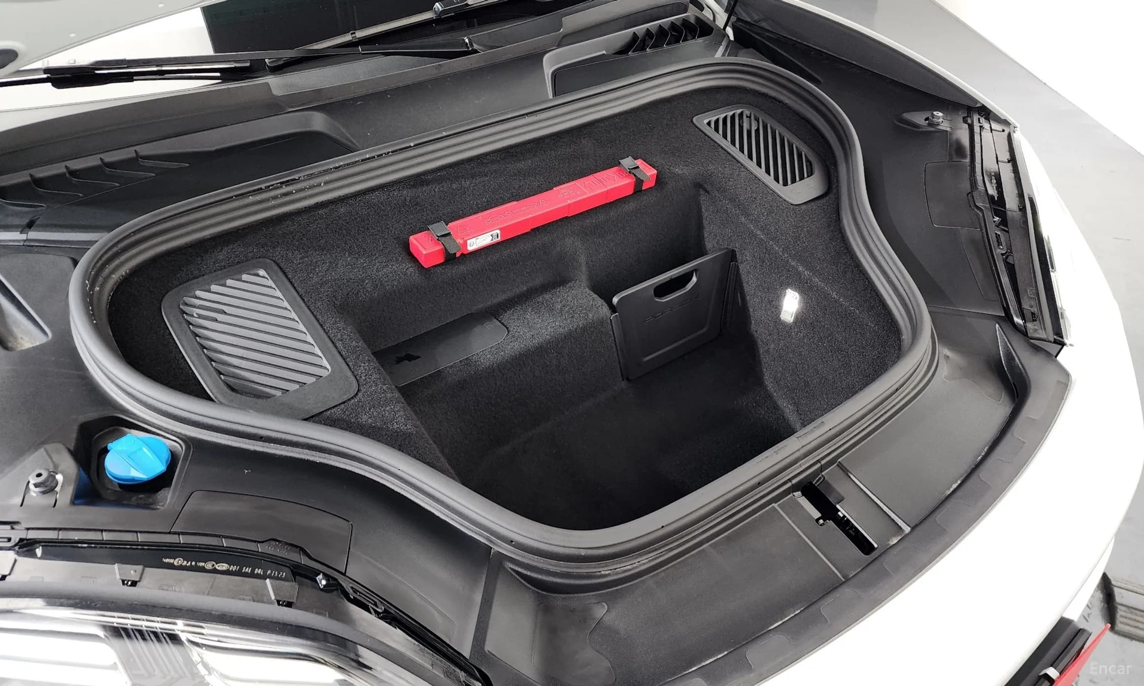 Macan EV