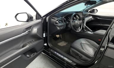 Camry (XV70)