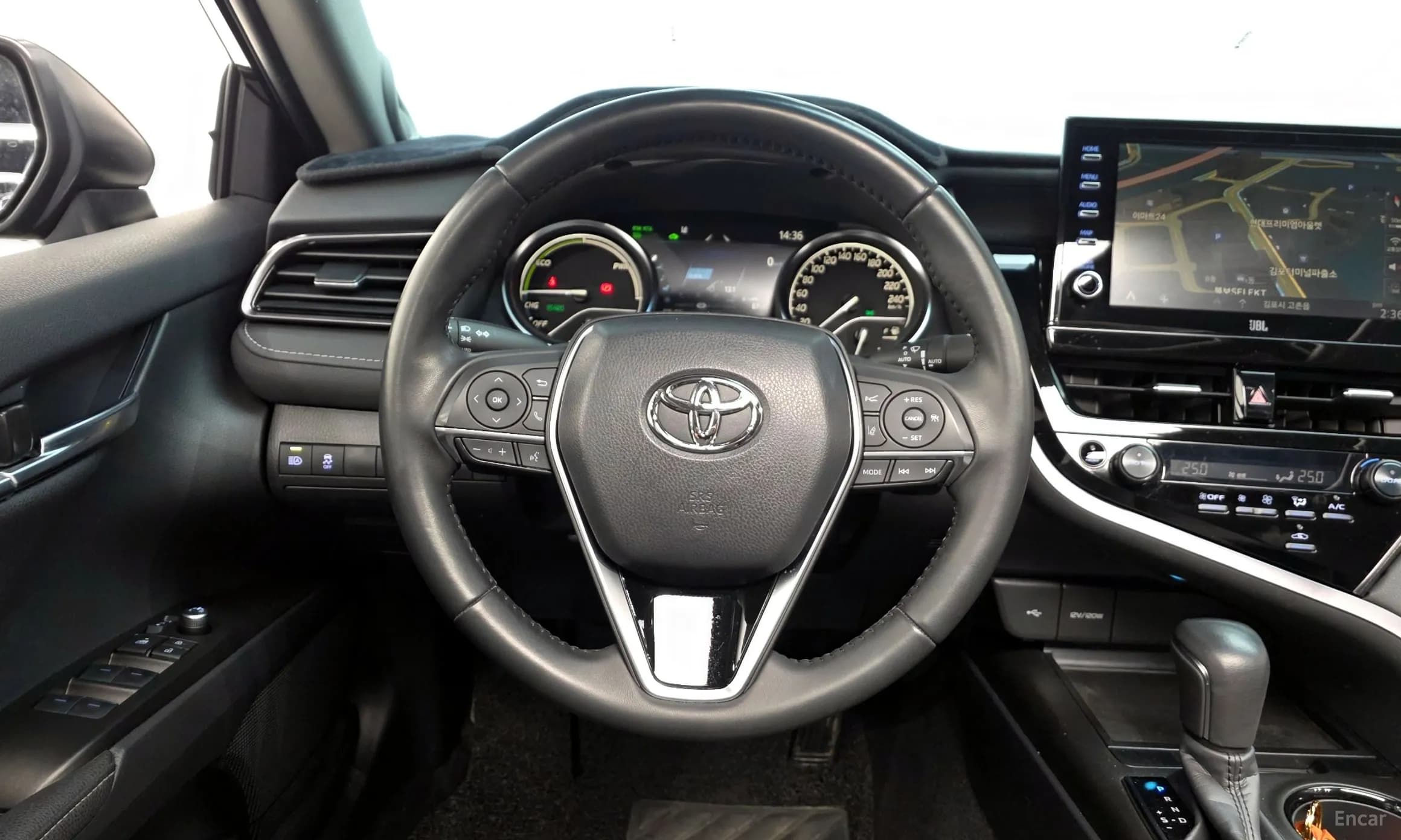 Camry (XV70)