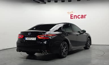 Camry (XV70)