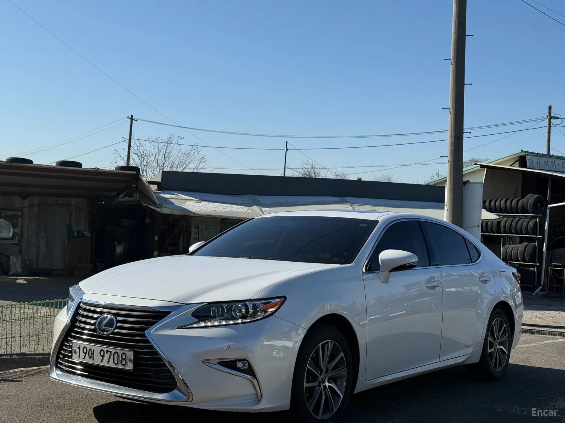 New ES300h