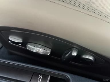 910