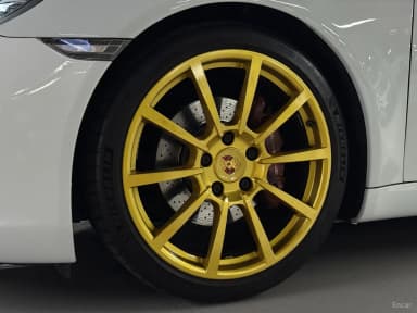 910