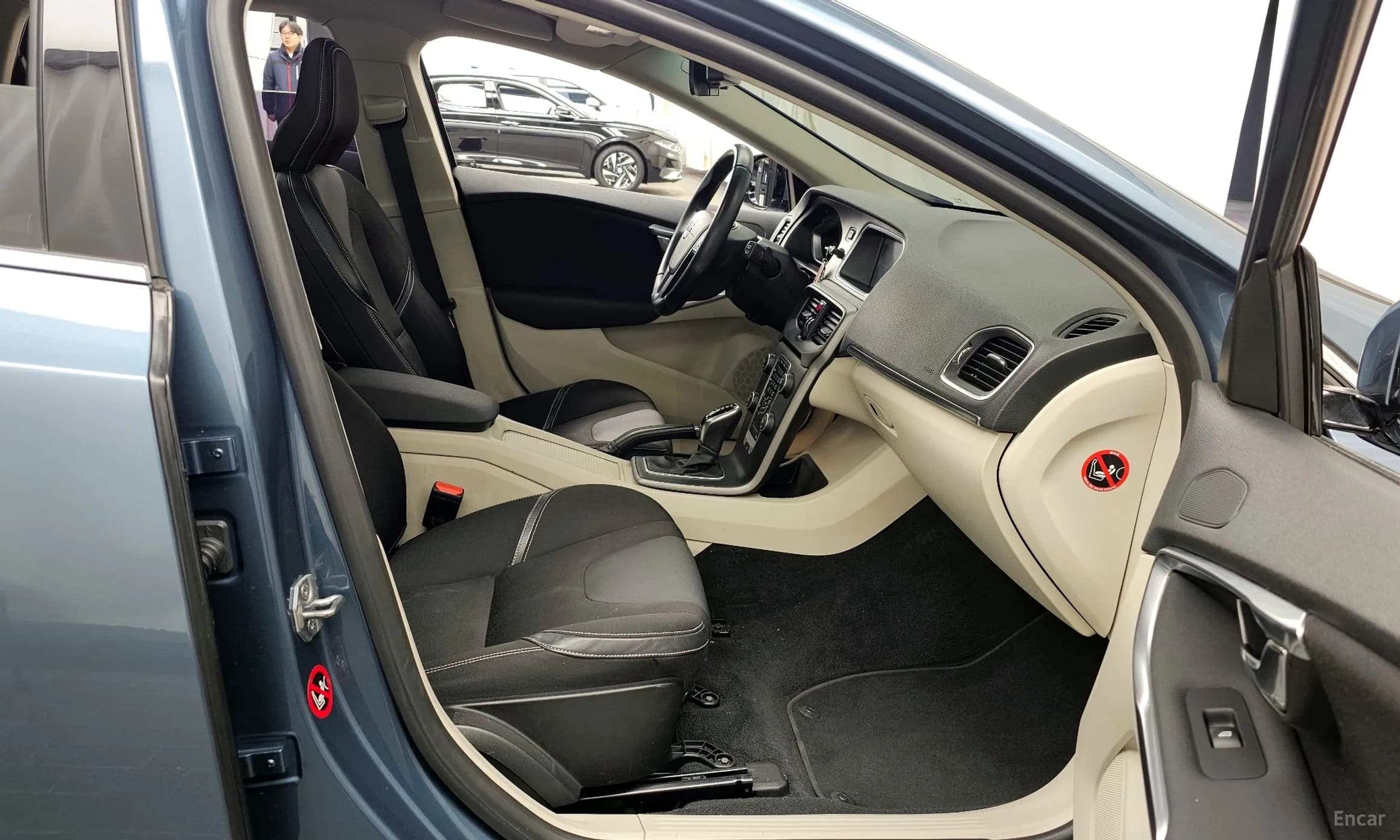 V40