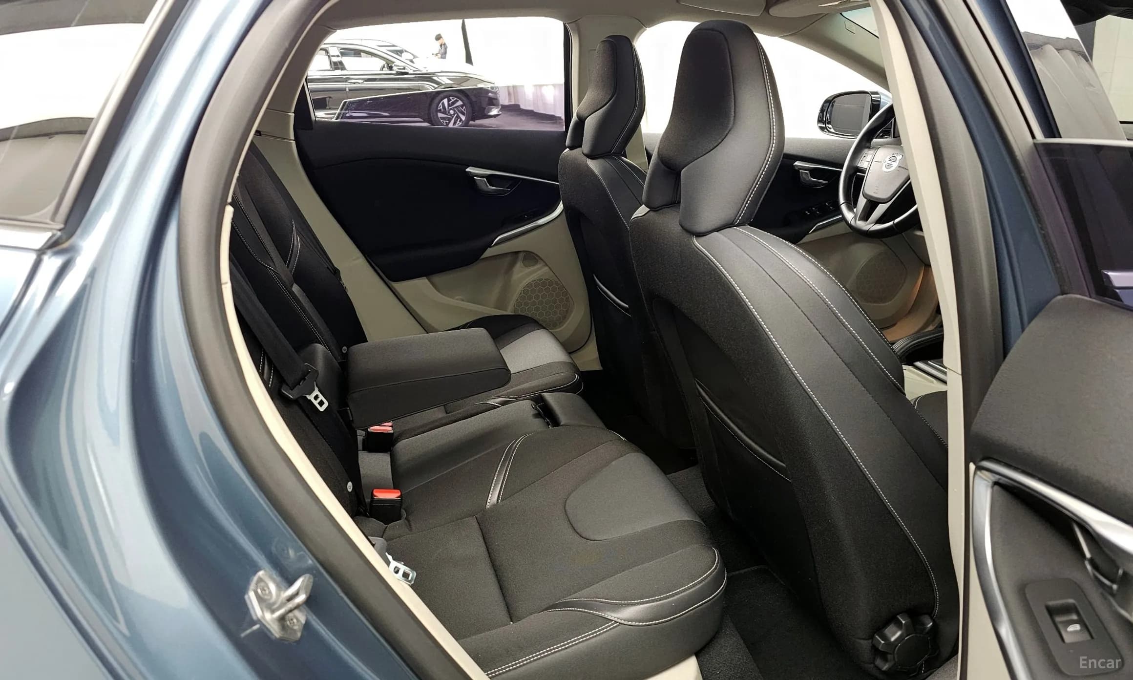 V40