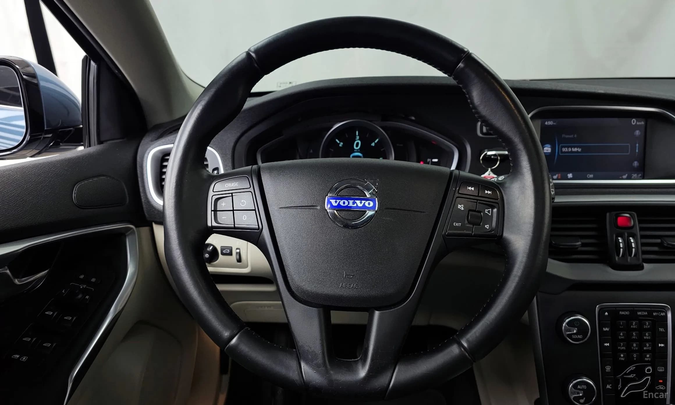 V40