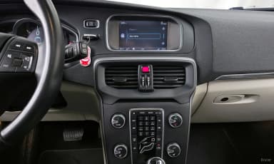 V40