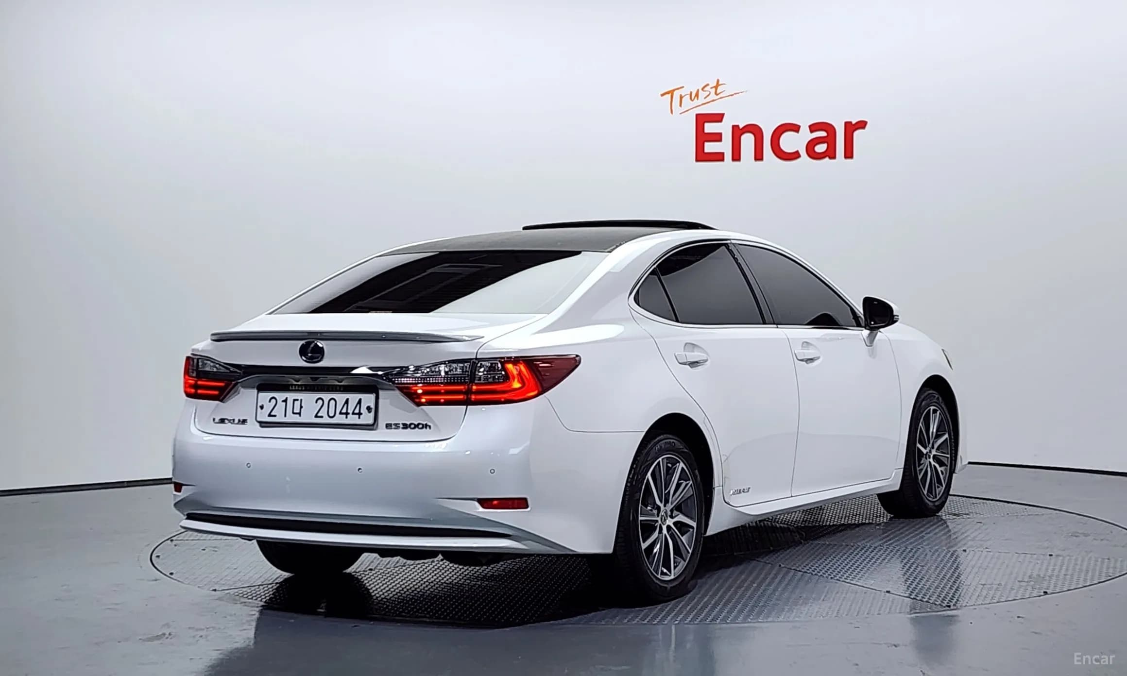 New ES300h