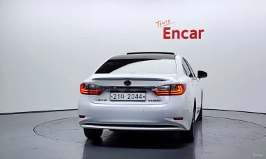 New ES300h