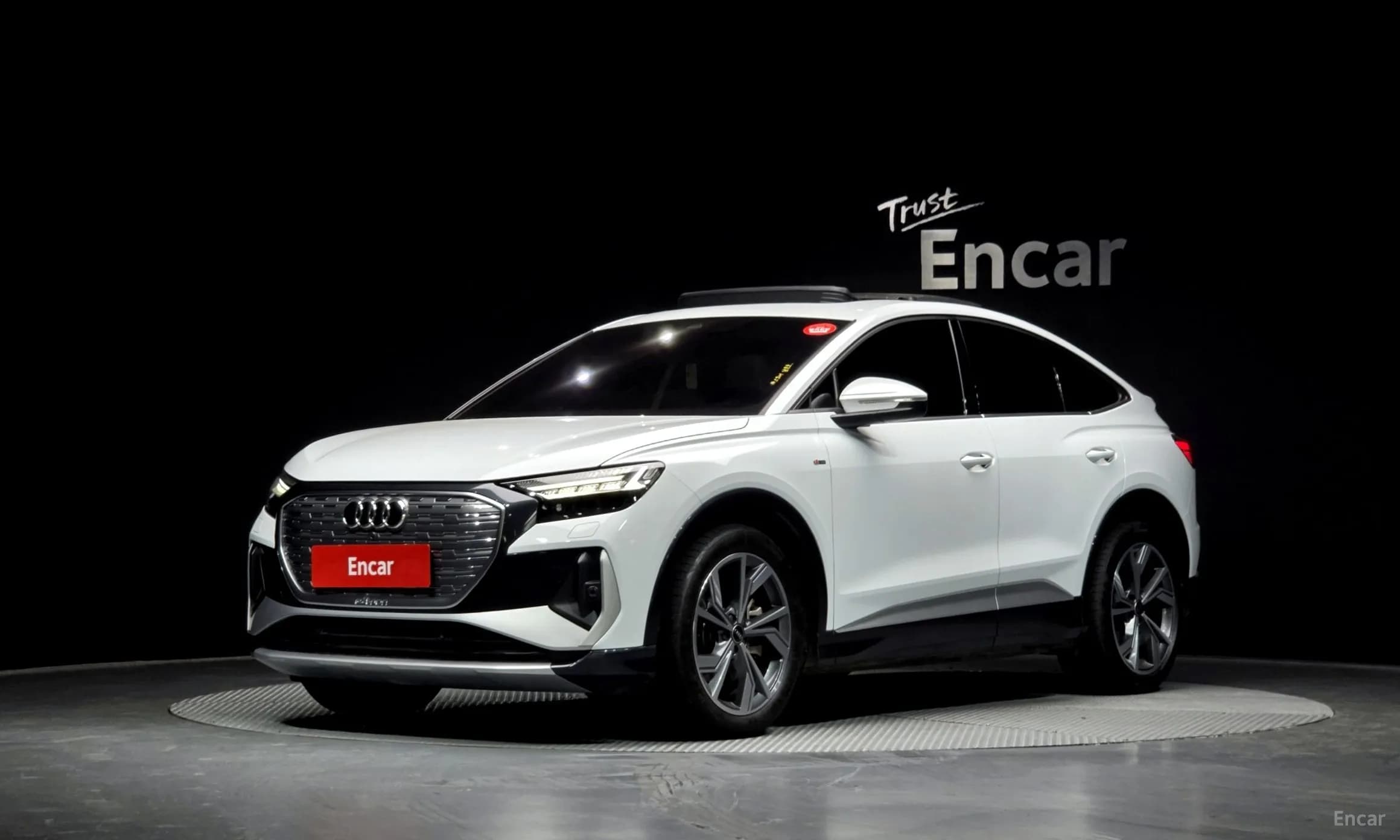 Q4 e-tron (F4)