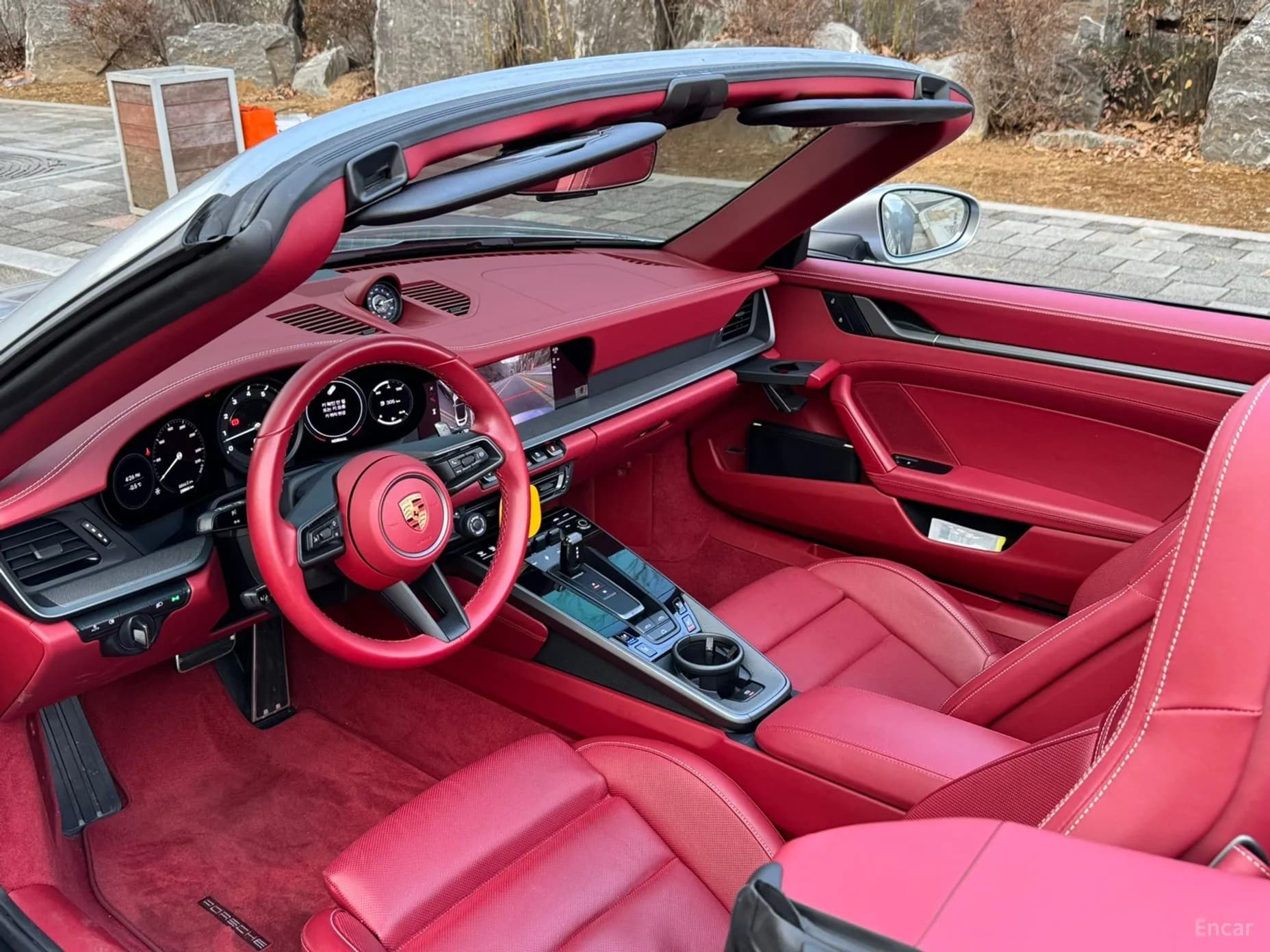 911 (992)