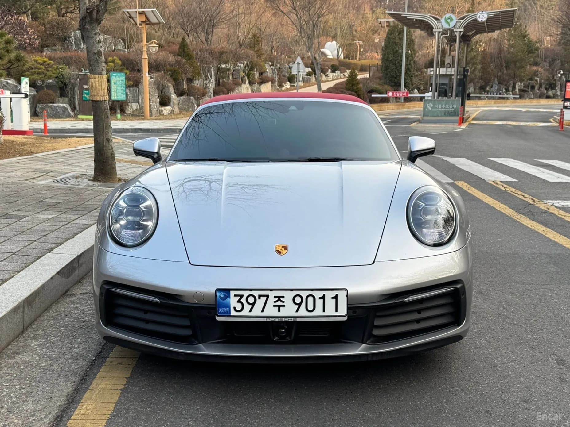 911 (992)