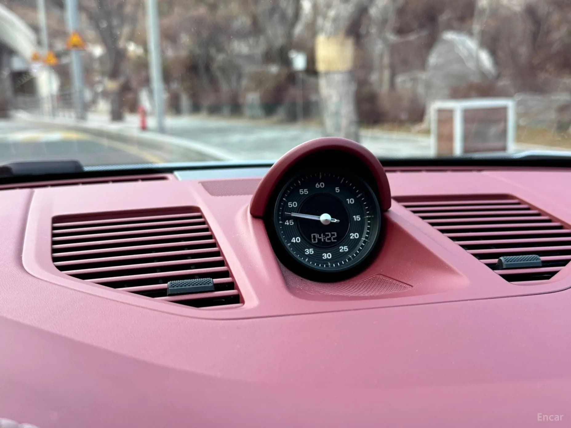 911 (992)