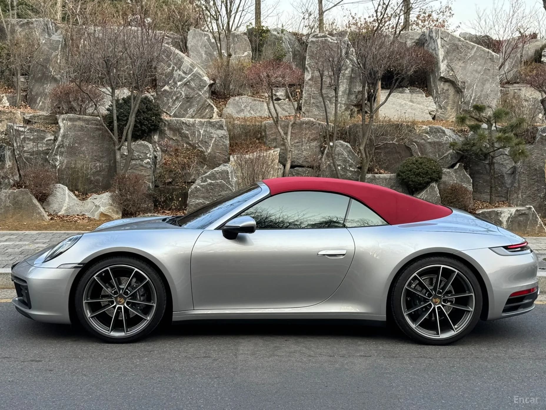 911 (992)