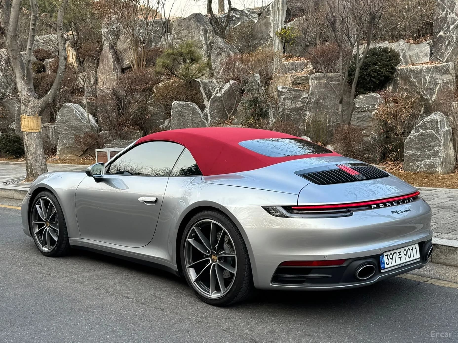 911 (992)