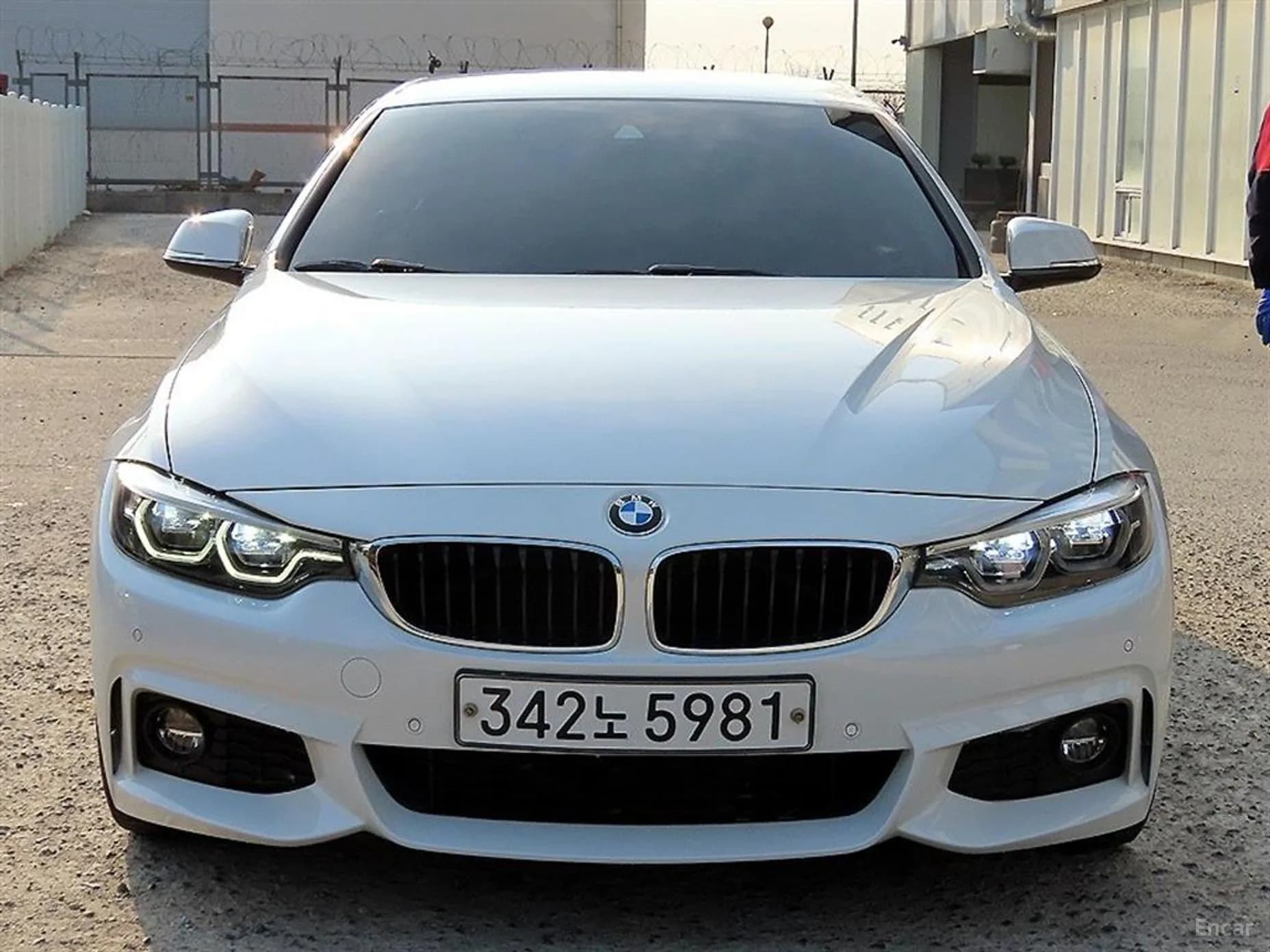 Series 4 (F32)