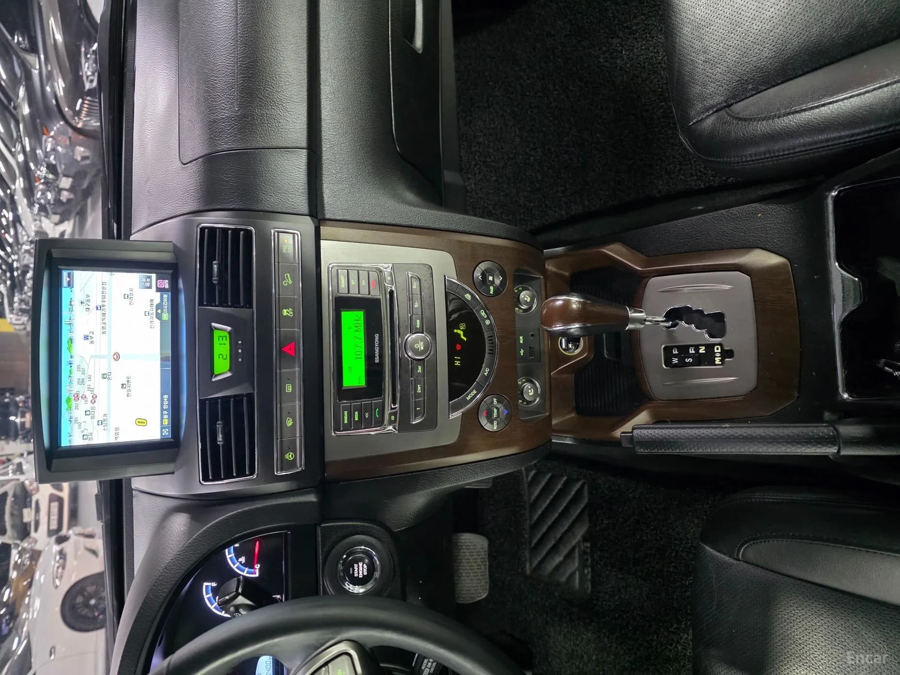 Rexton W