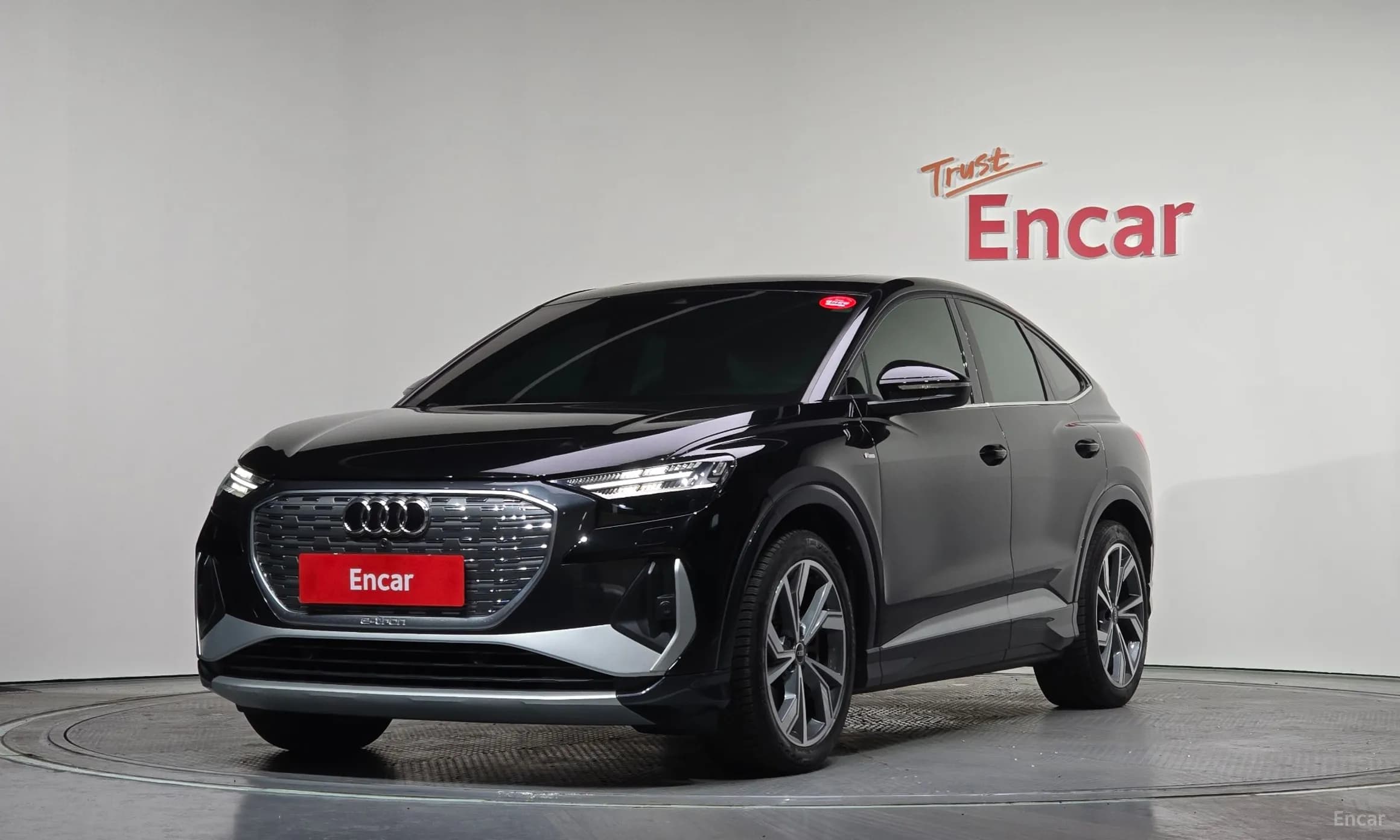 Q4 e-tron (F4)
