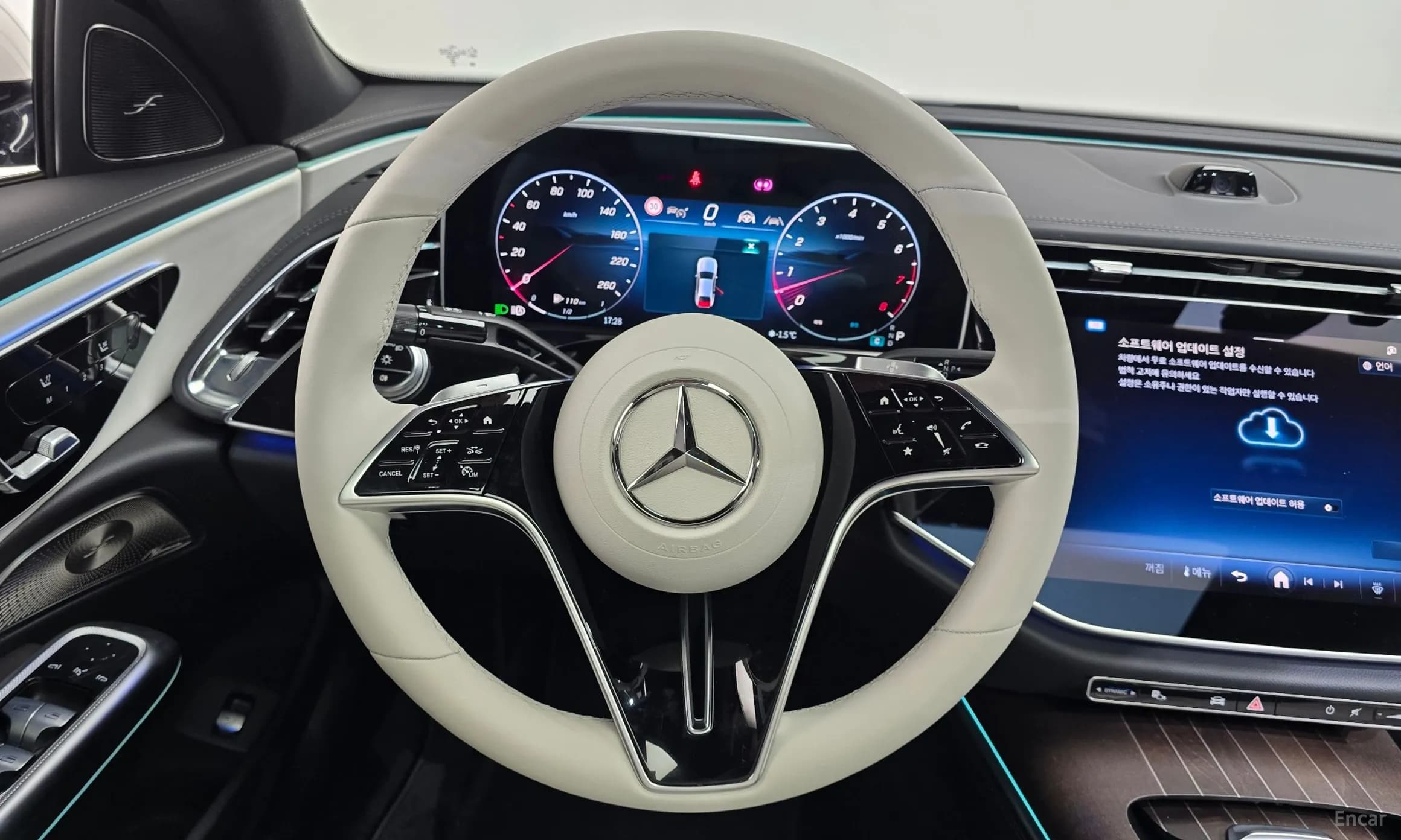 E-Class W214