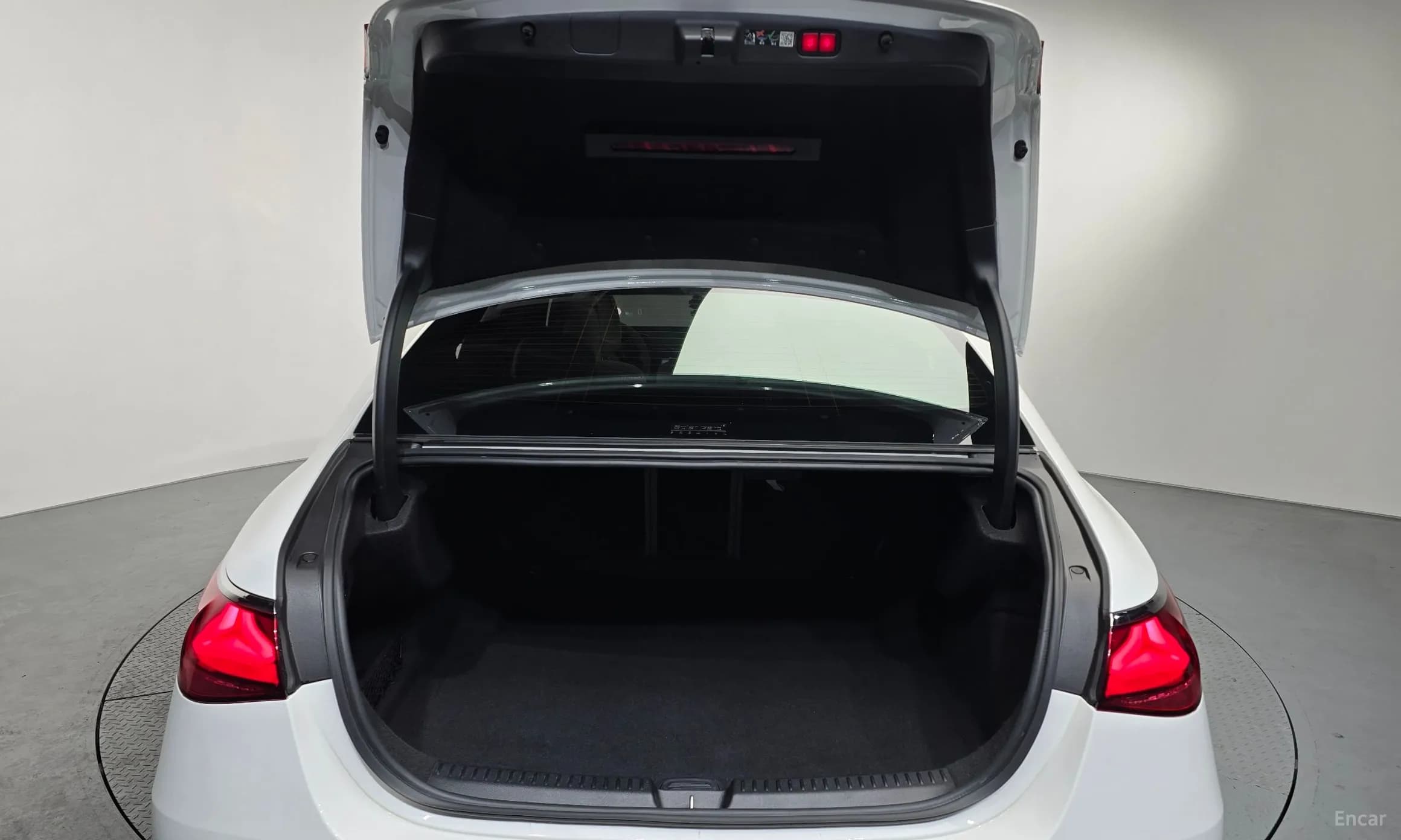 E-Class W214