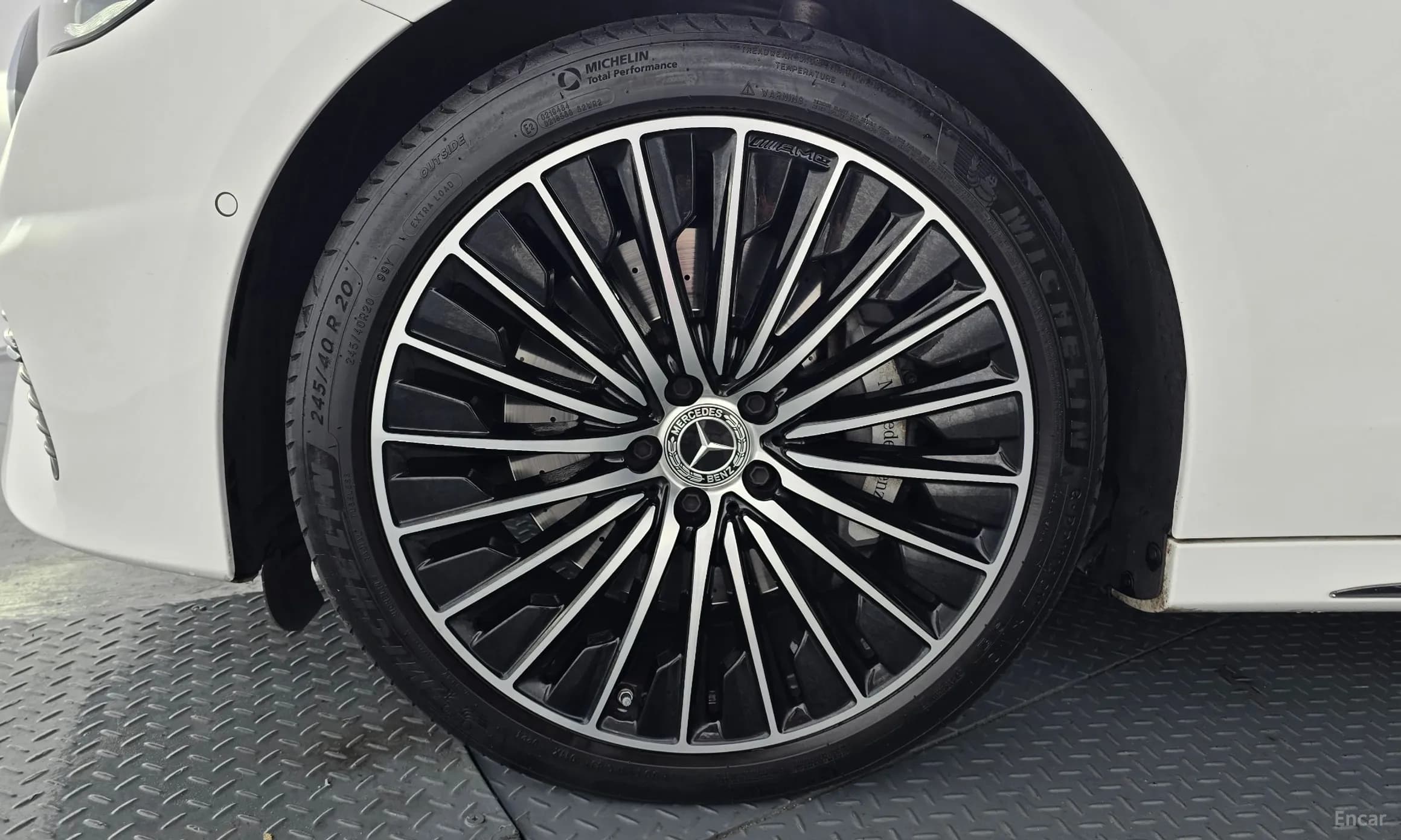 E-Class W214