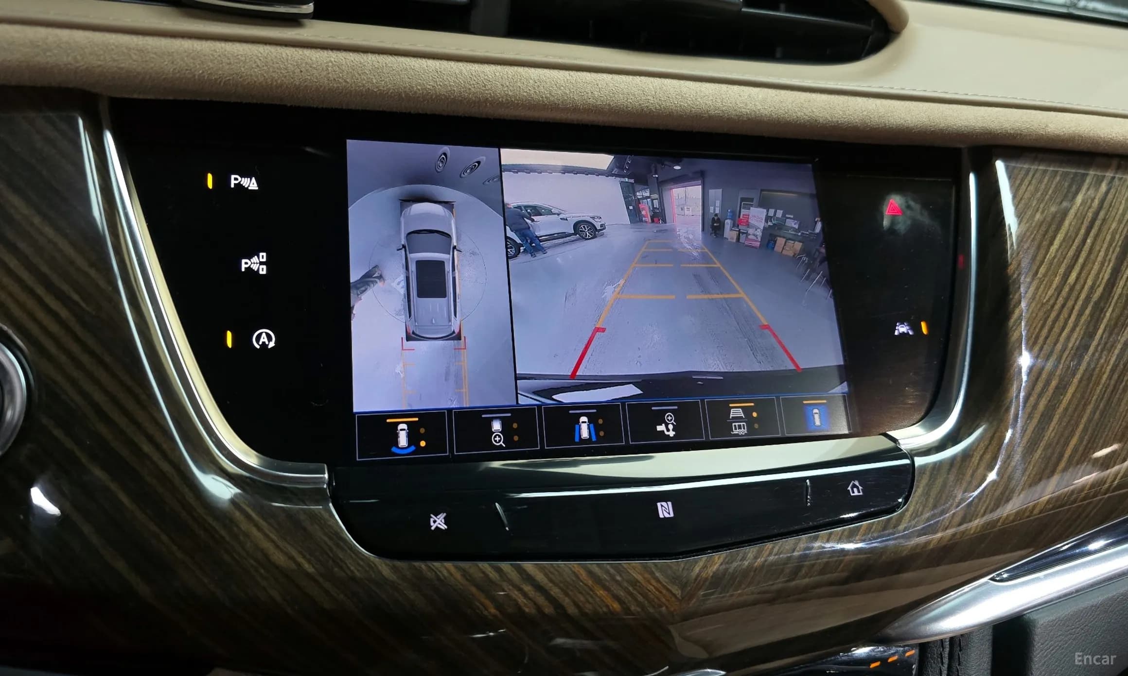 XT6