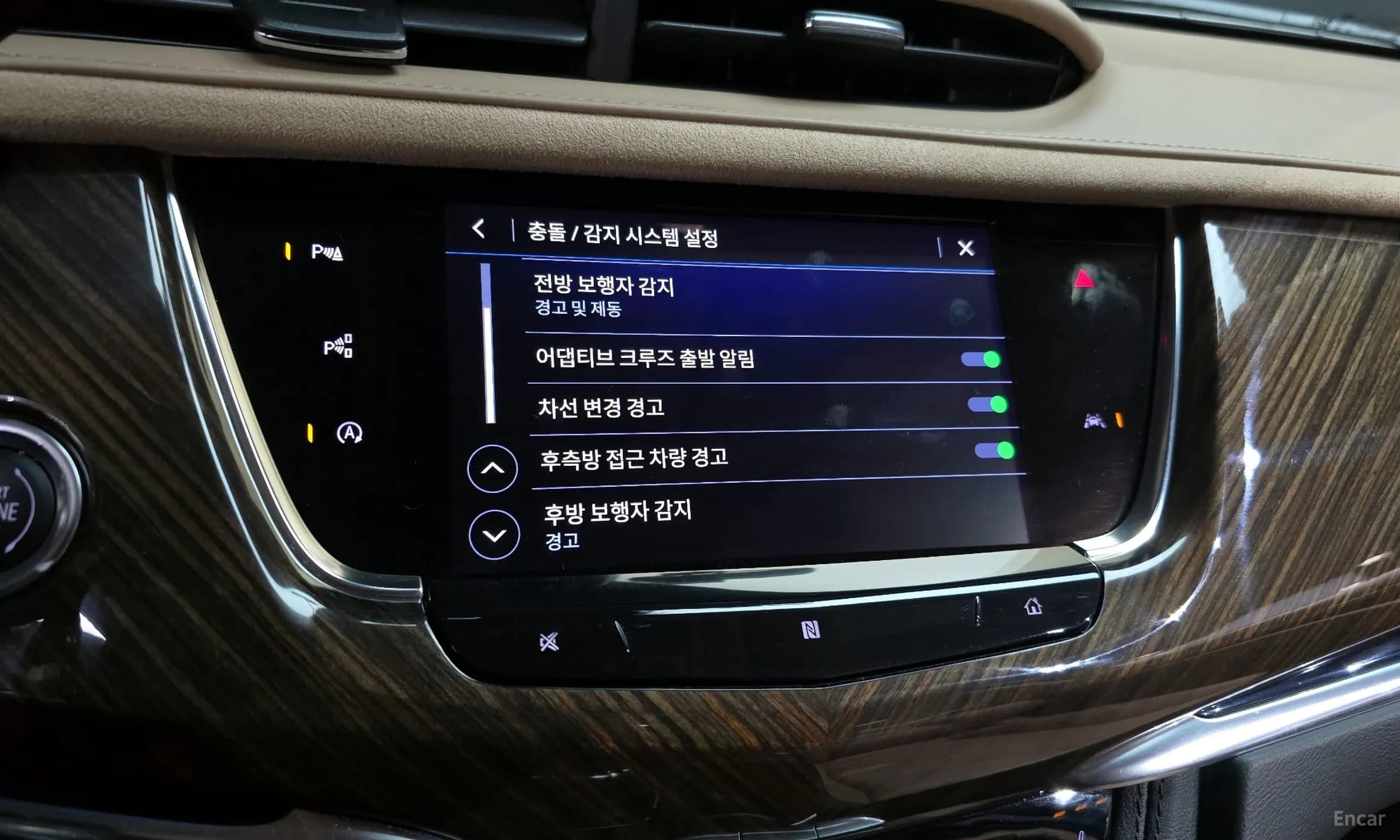 XT6