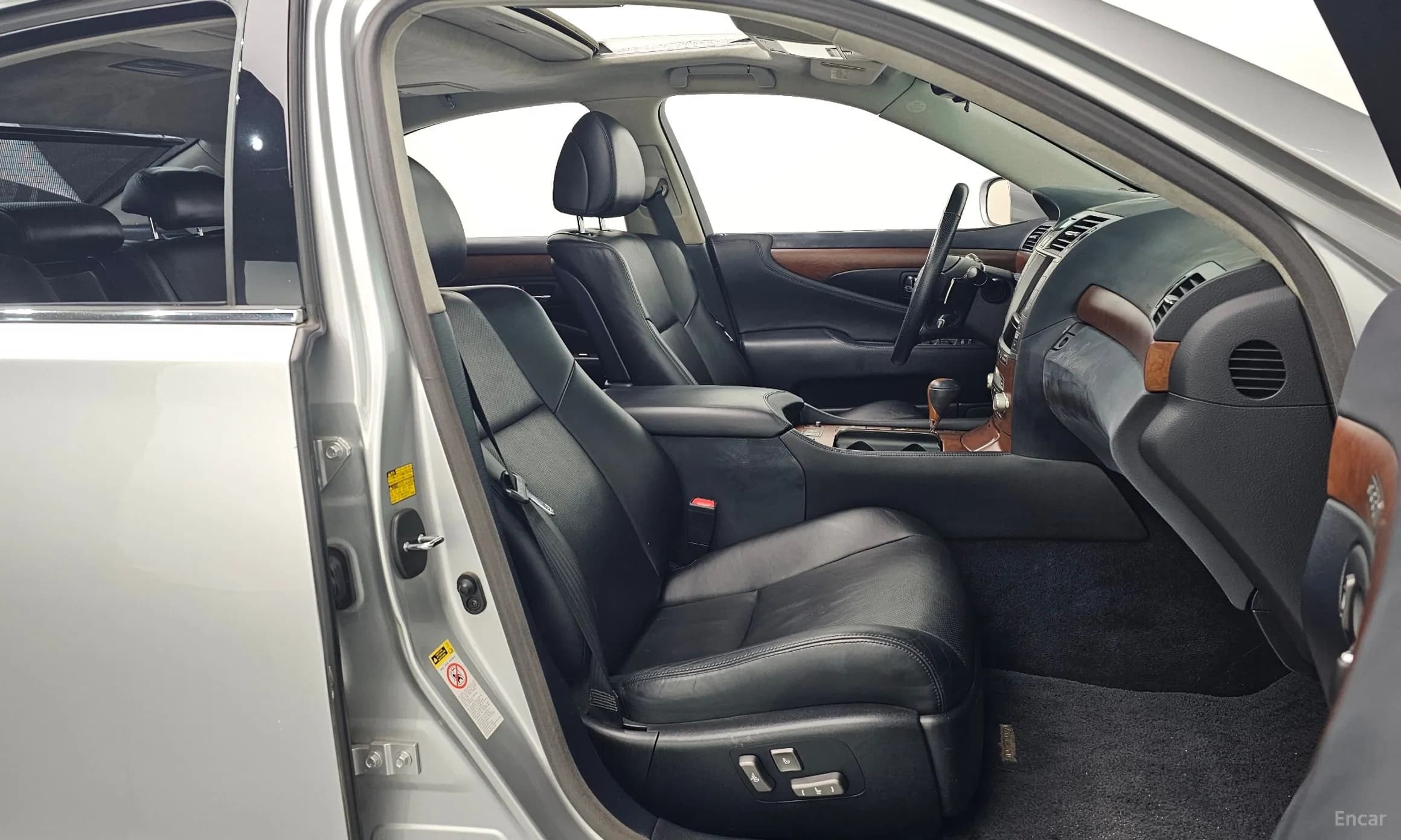 LS460
