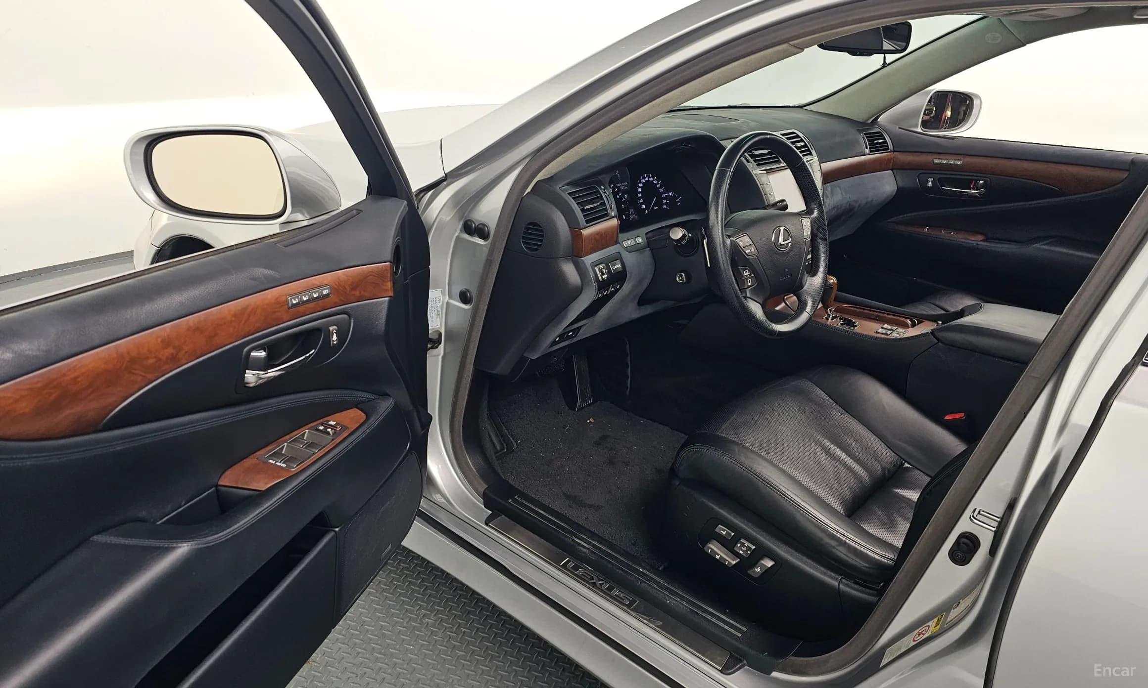 LS460