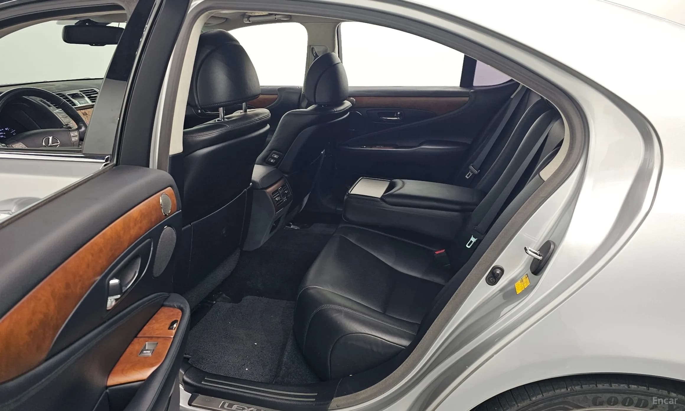 LS460