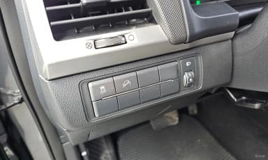 Rexton Sports Khan