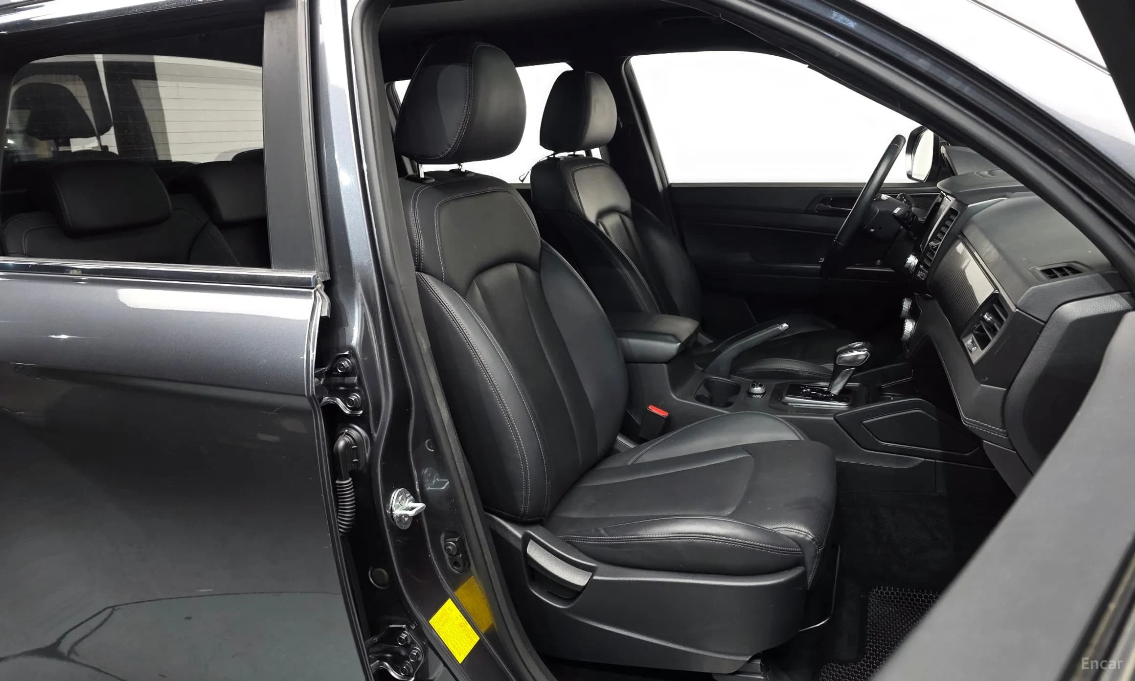 Rexton Sports Khan