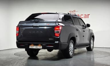 Rexton Sports Khan