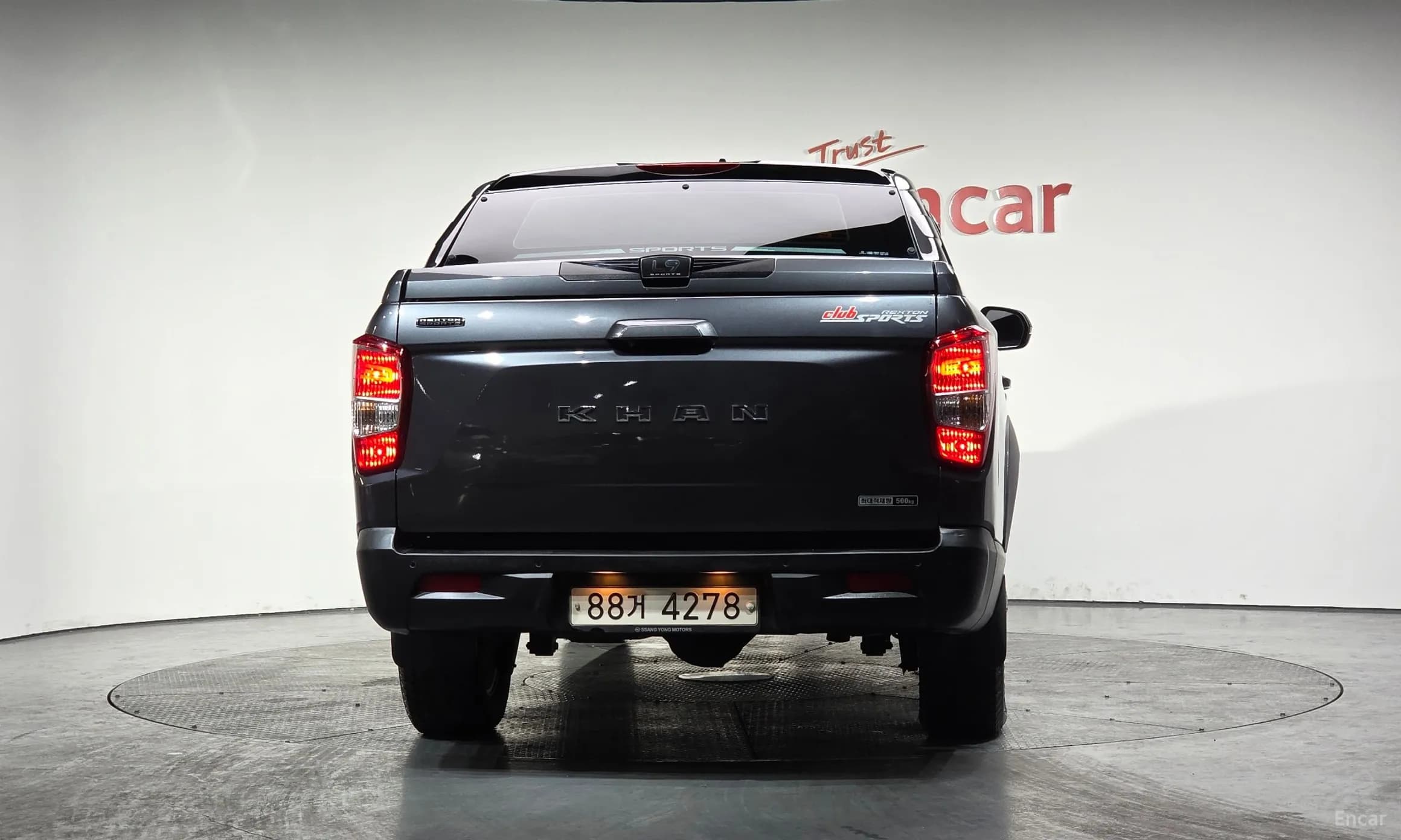 Rexton Sports Khan