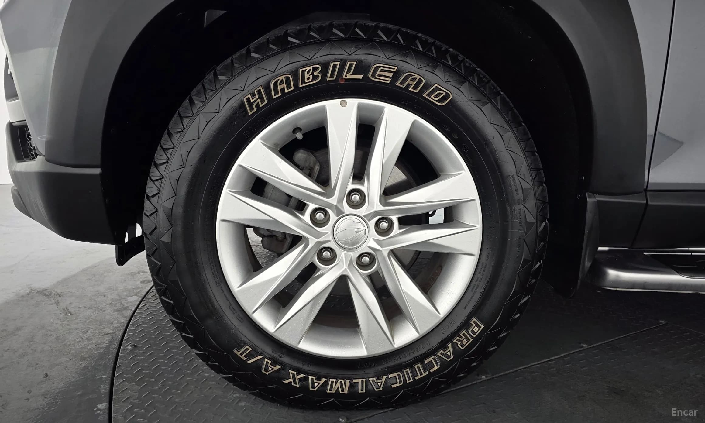 Rexton Sports Khan