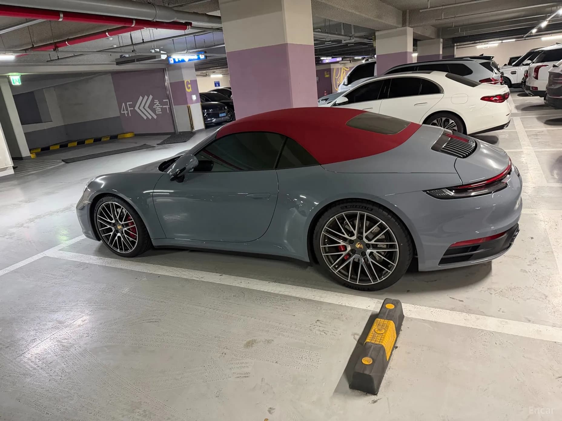 911 (992)