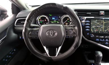 Camry (XV70)