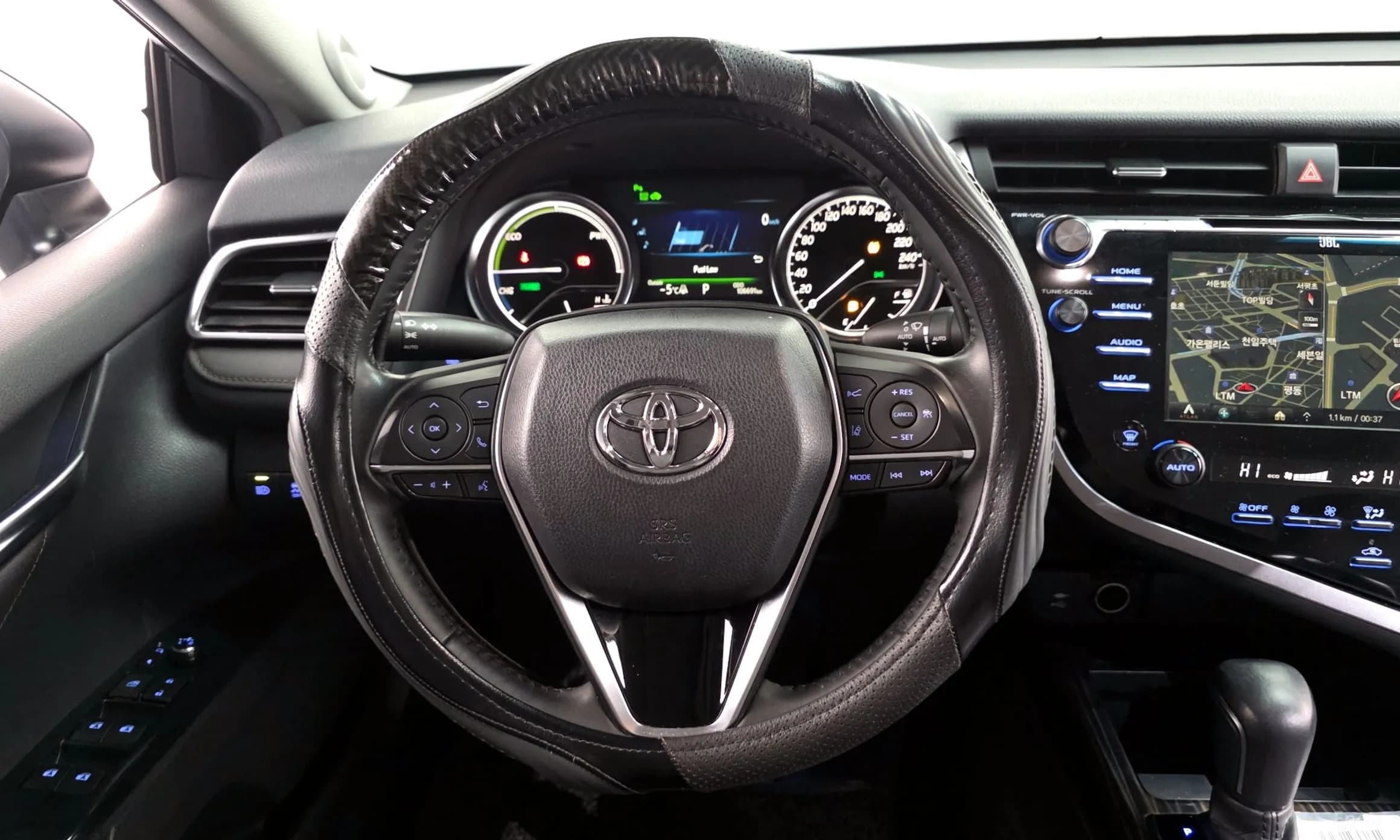 Camry (XV70)