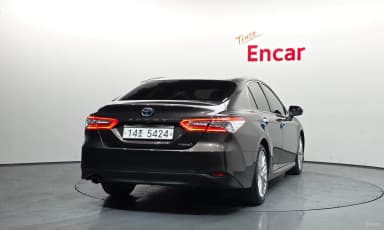 Camry (XV70)