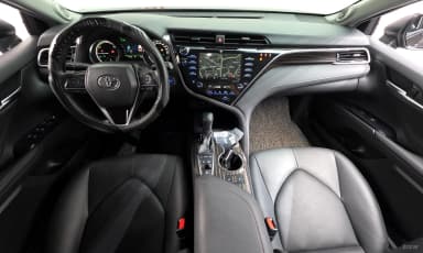 Camry (XV70)