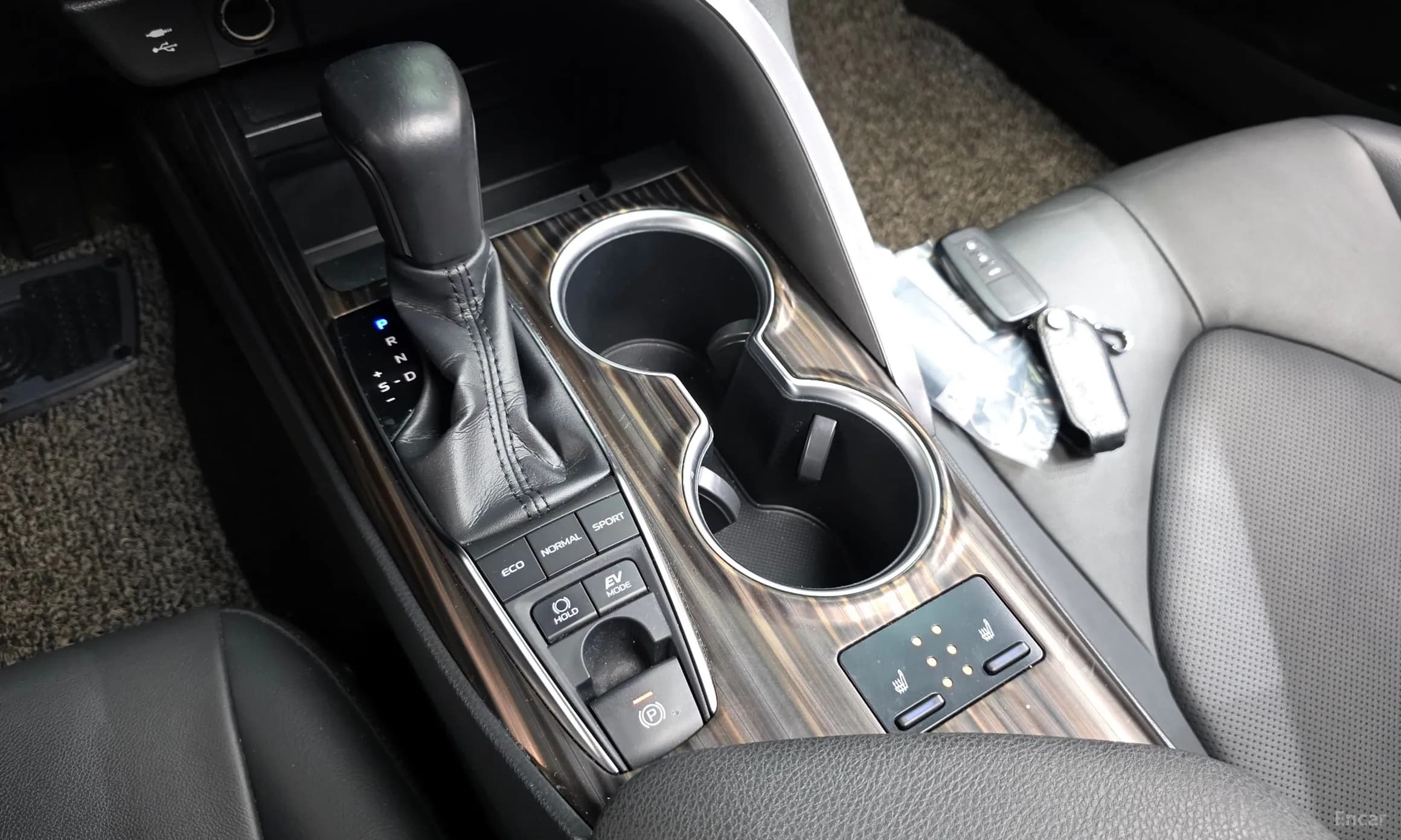 Camry (XV70)