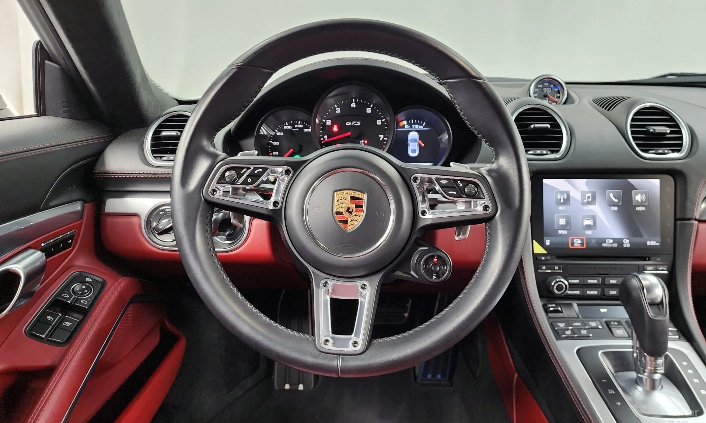718 Cayman