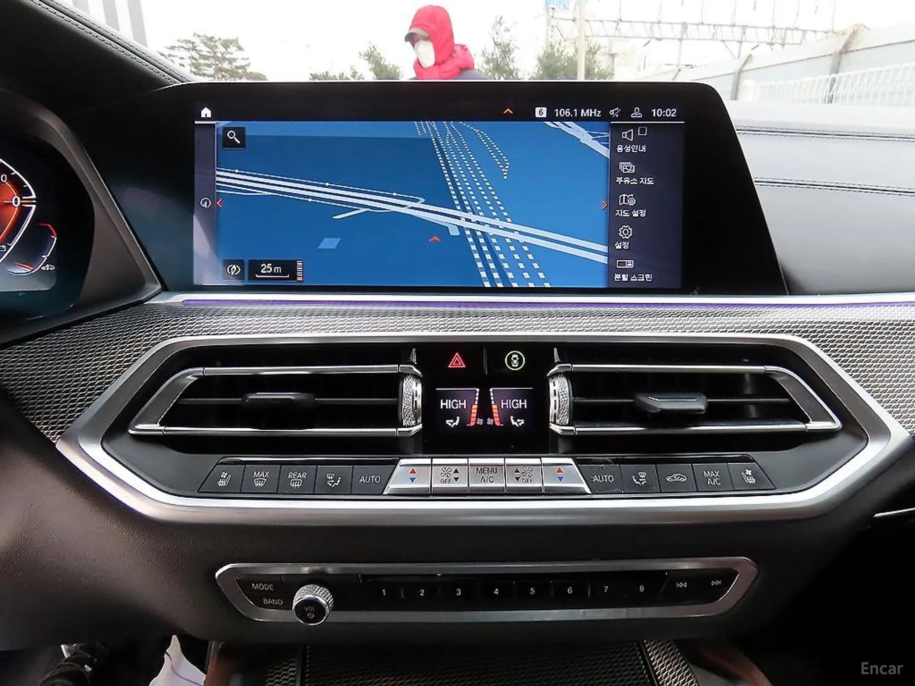X6 (G06)